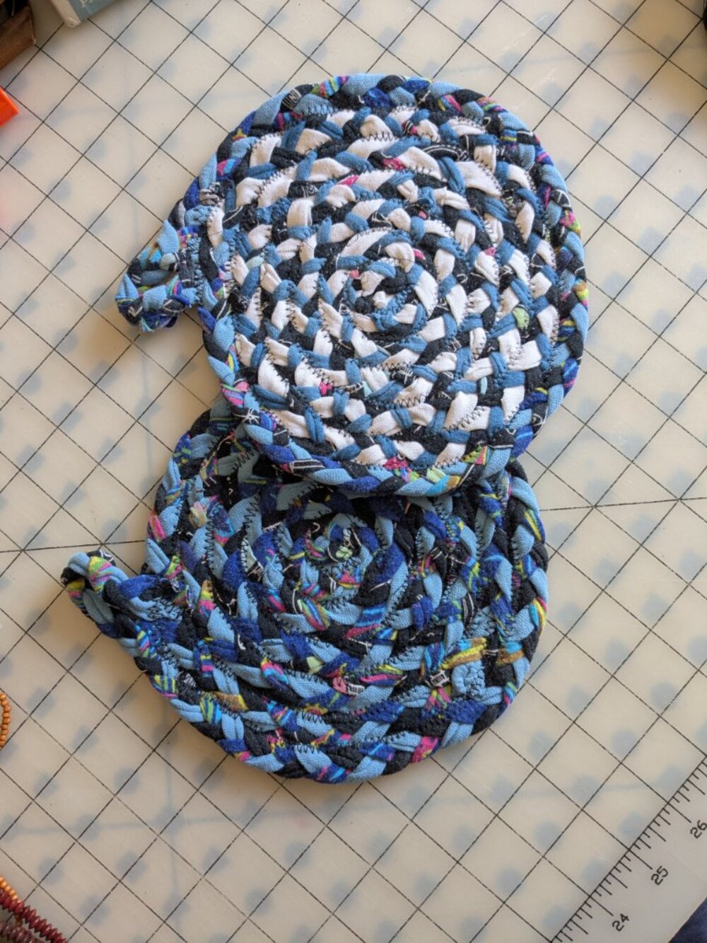 Set of Two Handmade Pot Holders Rag Rug Style - Picture 4 of 5